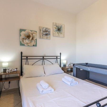 Studio On The Closest Beach To The City! Amoudara  Bagian luar foto