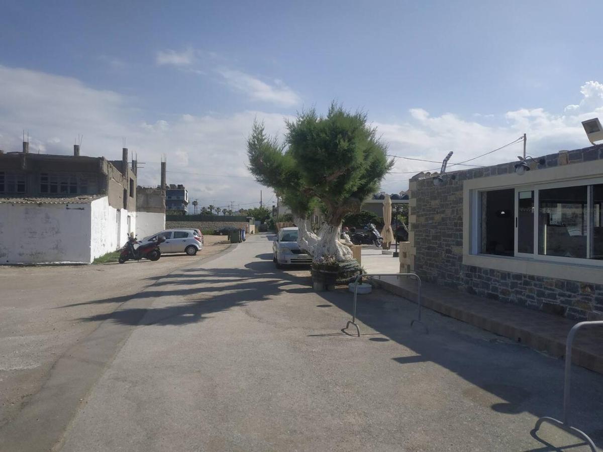 Studio On The Closest Beach To The City! Amoudara  Bagian luar foto