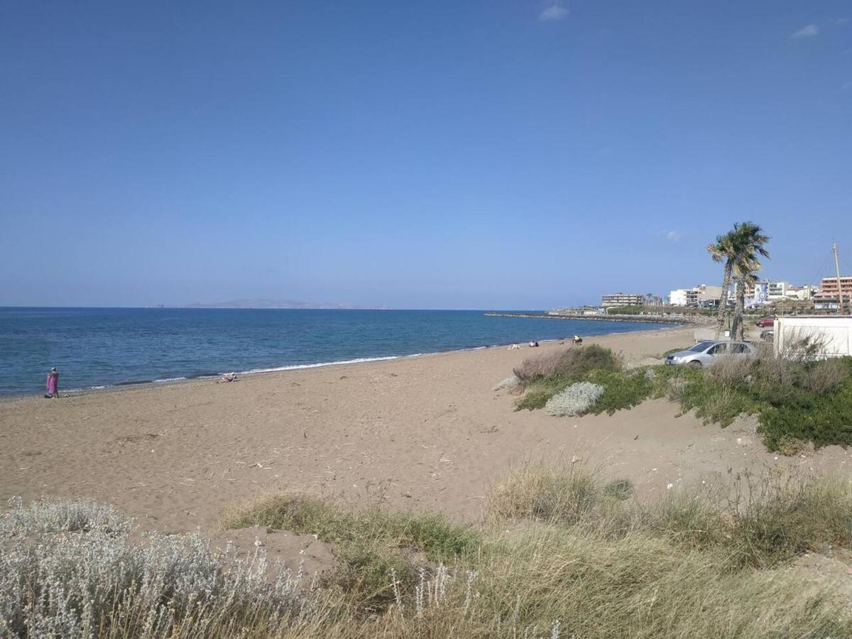 Studio On The Closest Beach To The City! Amoudara  Bagian luar foto