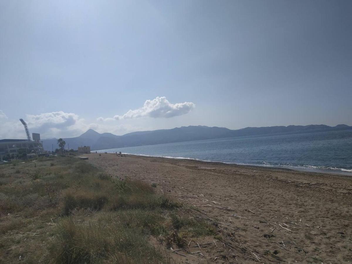 Studio On The Closest Beach To The City! Amoudara  Bagian luar foto
