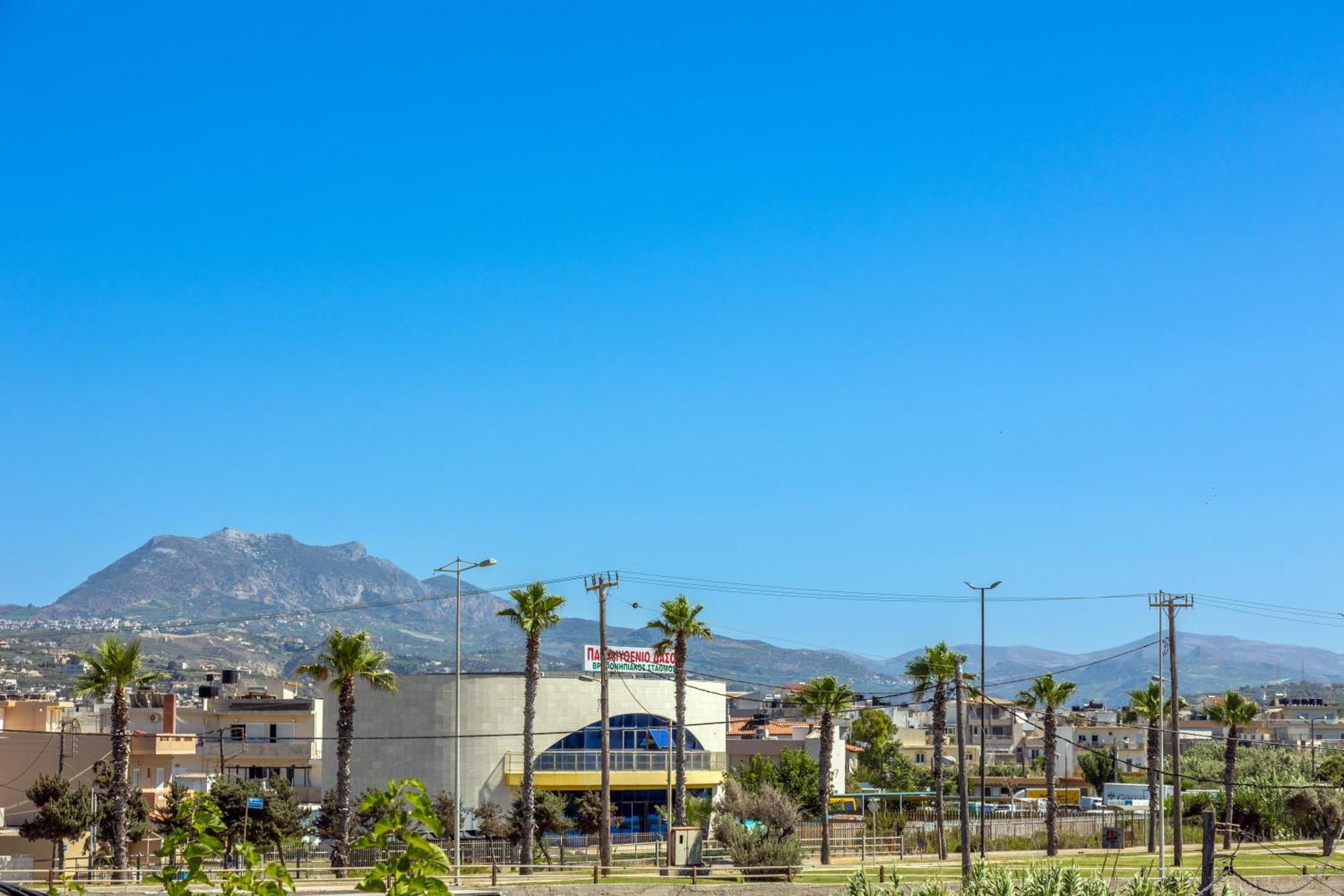 Studio On The Closest Beach To The City! Amoudara  Bagian luar foto