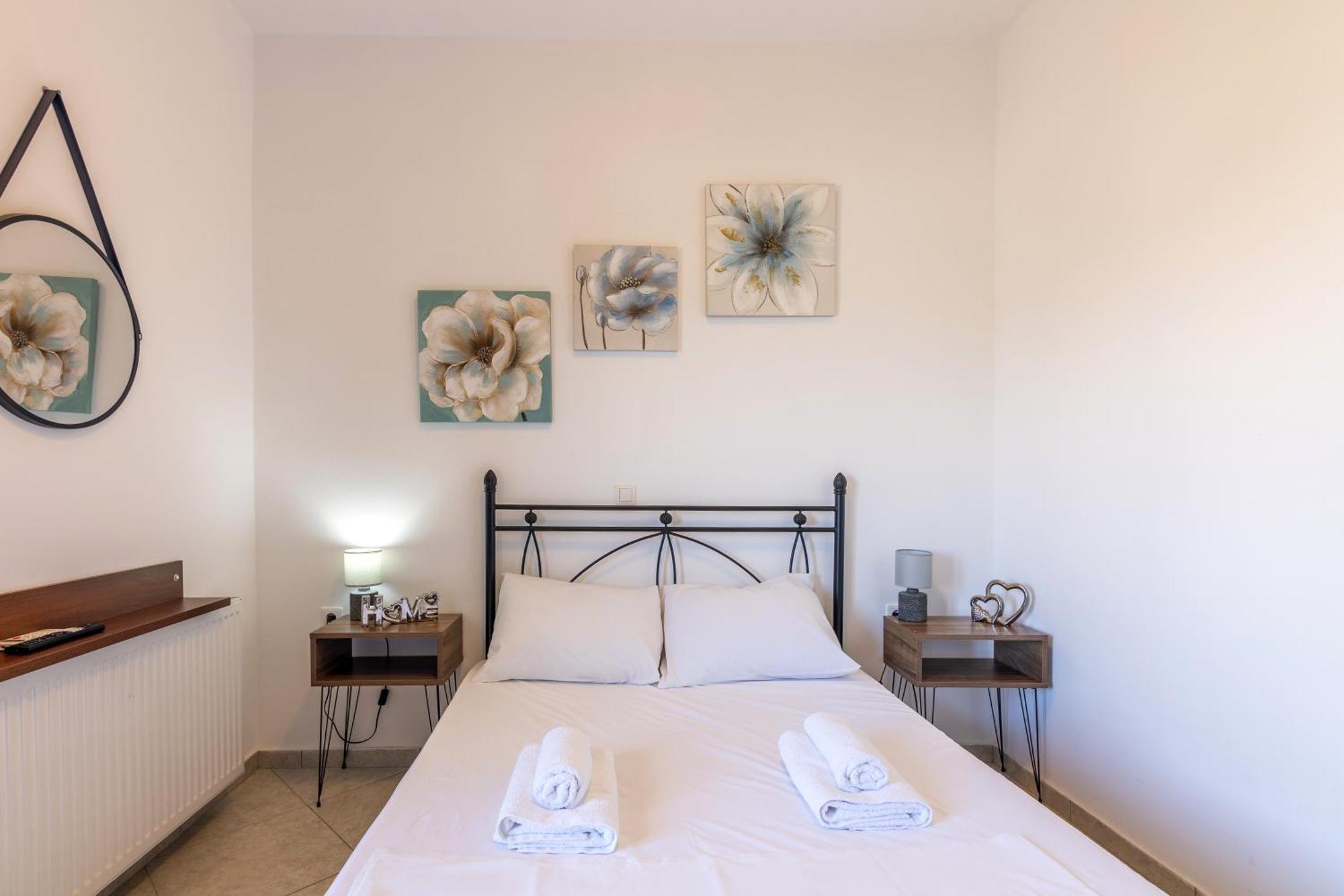 Studio On The Closest Beach To The City! Amoudara  Bagian luar foto
